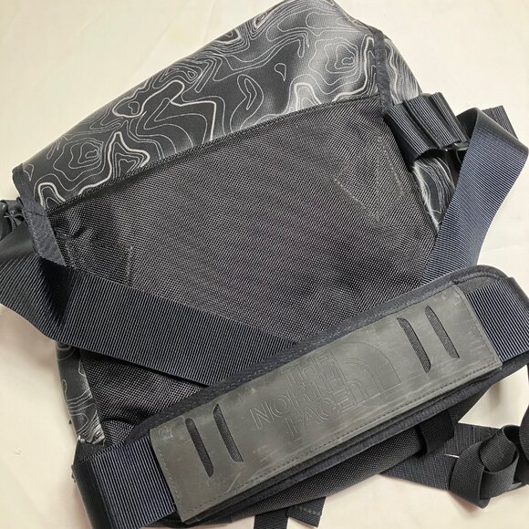 COPY - The north face purple label  message bag - Picture 3 of 6